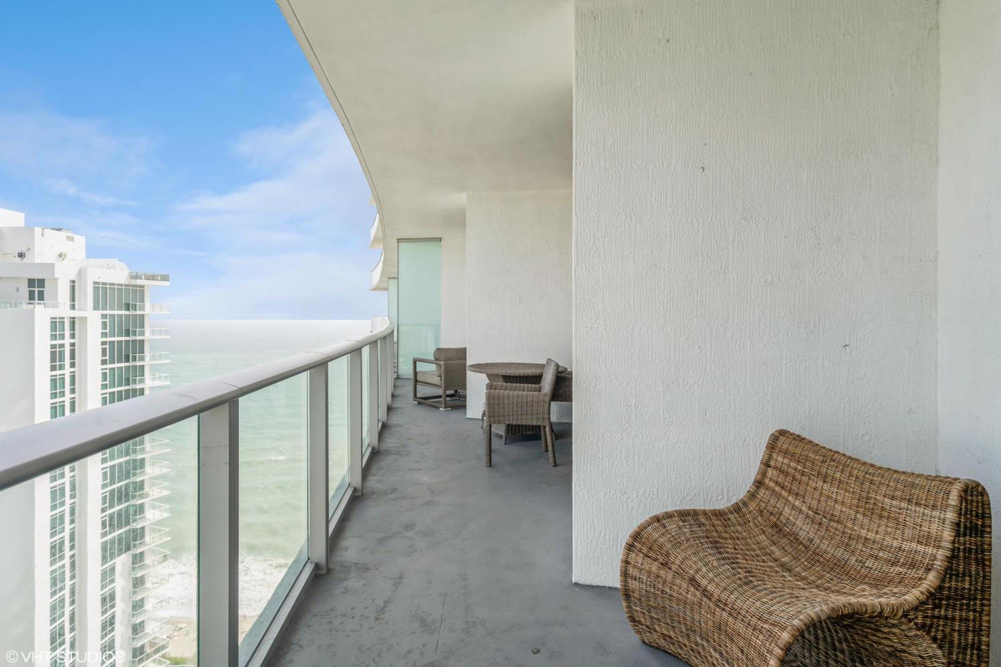 Lyfe Residence Building - Private Apts Over The Beach Холивуд Екстериор снимка