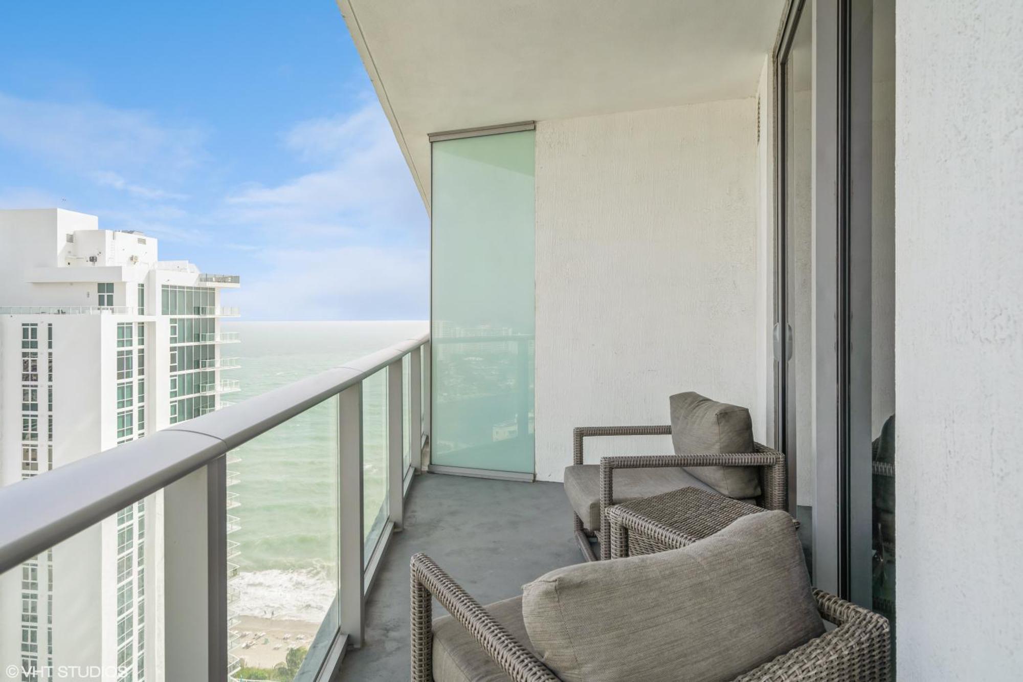 Lyfe Residence Building - Private Apts Over The Beach Холивуд Екстериор снимка