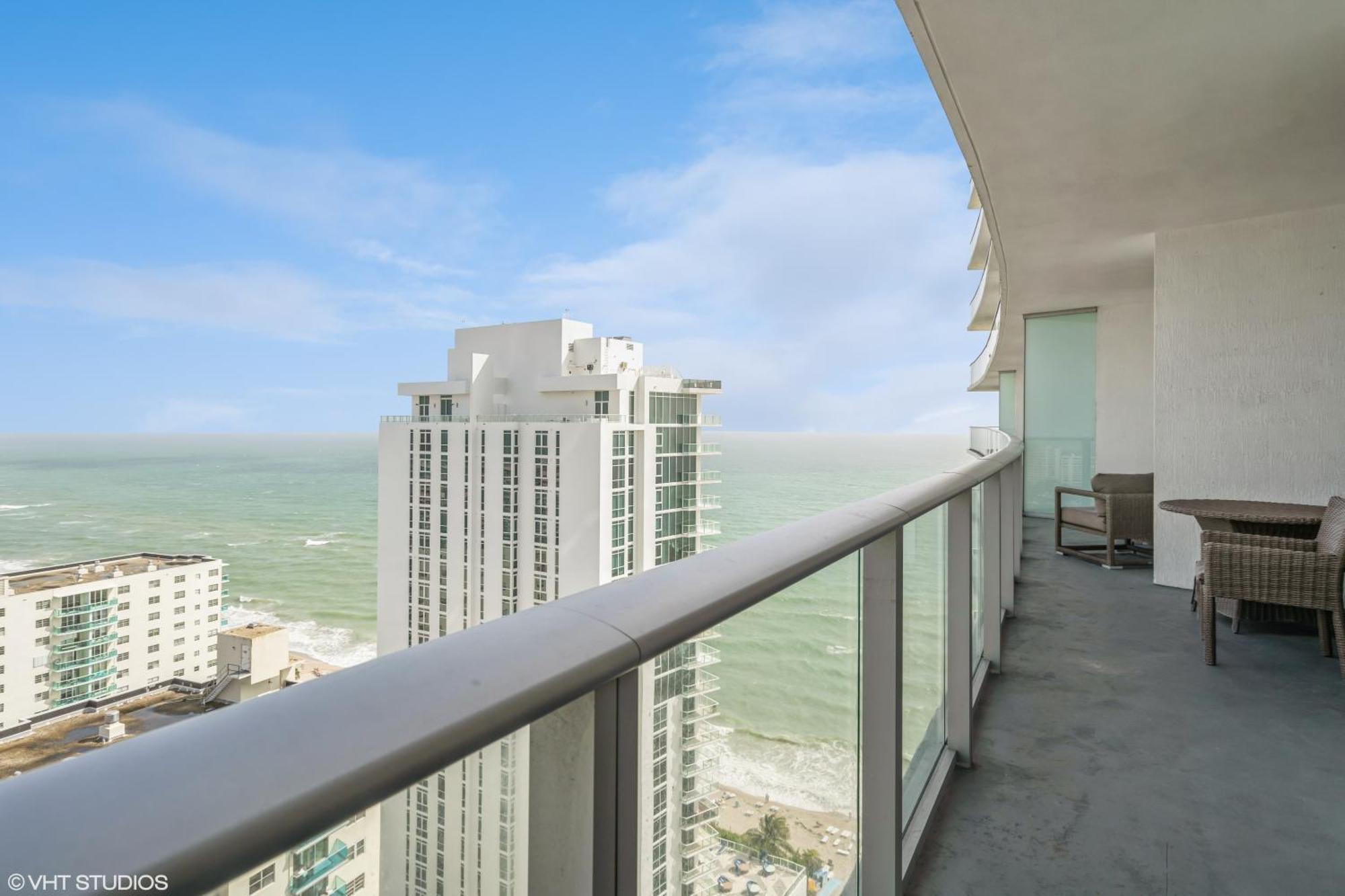 Lyfe Residence Building - Private Apts Over The Beach Холивуд Екстериор снимка