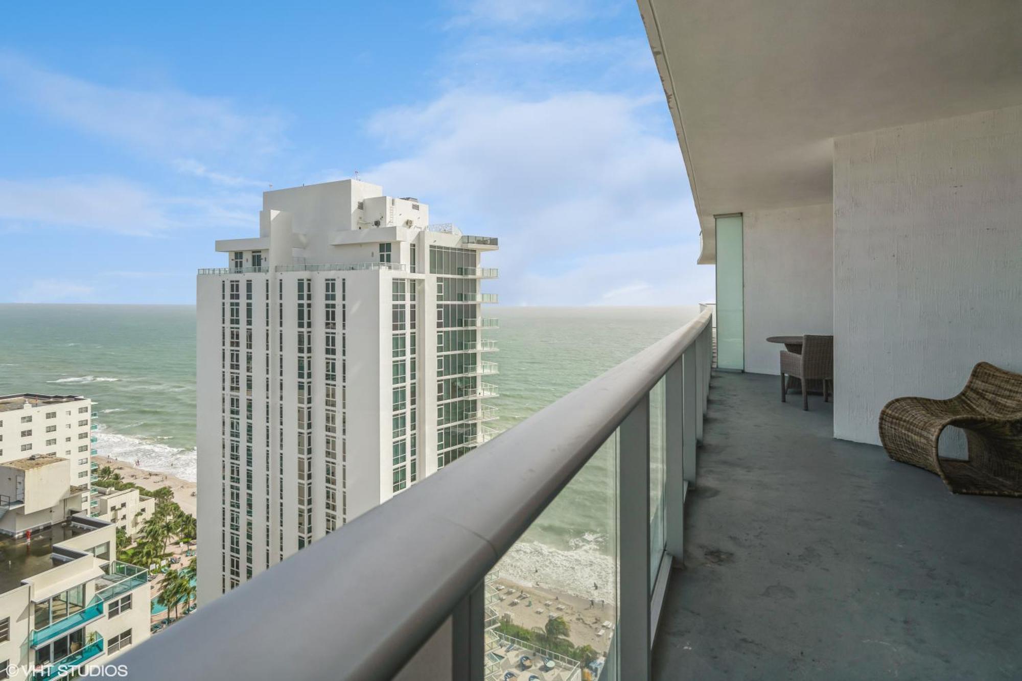 Lyfe Residence Building - Private Apts Over The Beach Холивуд Екстериор снимка
