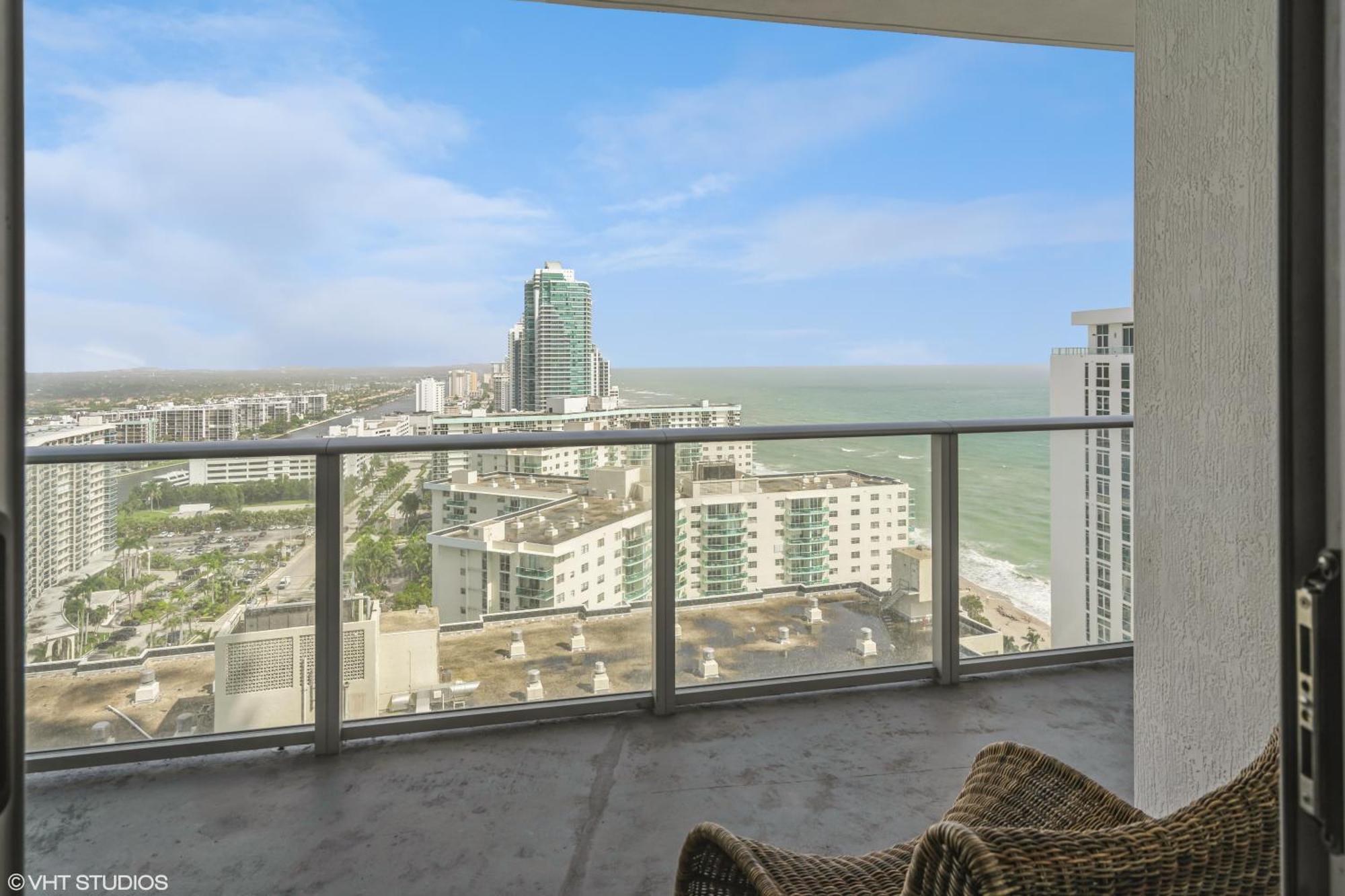 Lyfe Residence Building - Private Apts Over The Beach Холивуд Екстериор снимка