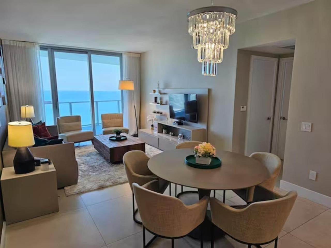 Lyfe Residence Building - Private Apts Over The Beach Холивуд Екстериор снимка